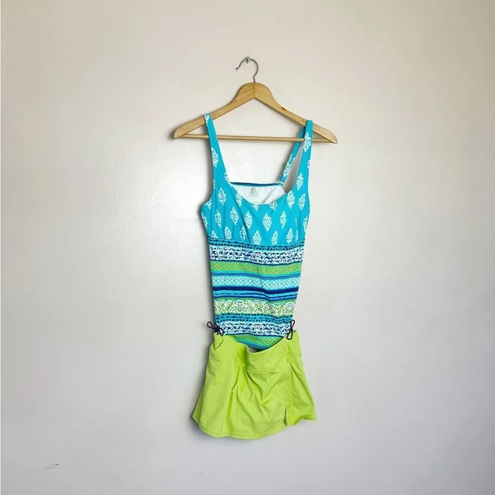 CLEARANCE! Lands’ End Bright Patterned Two-Piece Swimsuit Size 8 EUC - Picture 1 of 8